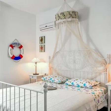 Vlicha Sleeps 6 Pool Air Con Wifi فيلة