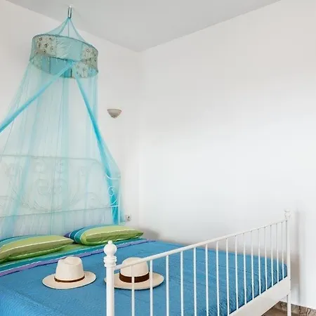 Vlicha Sleeps 6 Pool Air Con Wifi *